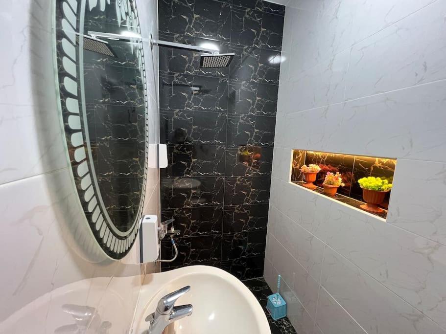 Luxury Apartment Downtown El Cairo Exterior foto